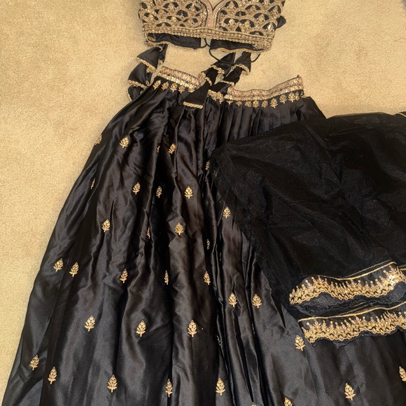Black and Gold Embroidered Lehenga Set - Picture 6 of 12